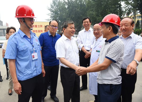 山西省副省长罗清宇一行调研山西五建集团高平市人民医院医技综合楼项目